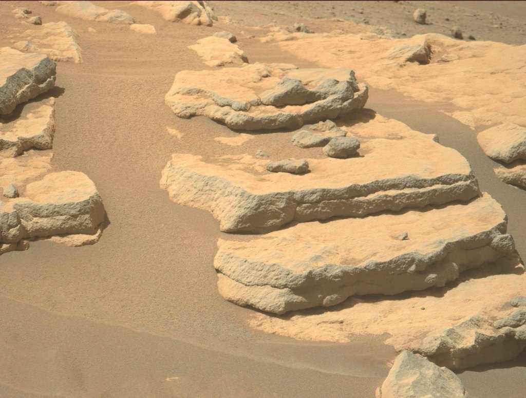 Марсоход Curiosity на поверхности Марса