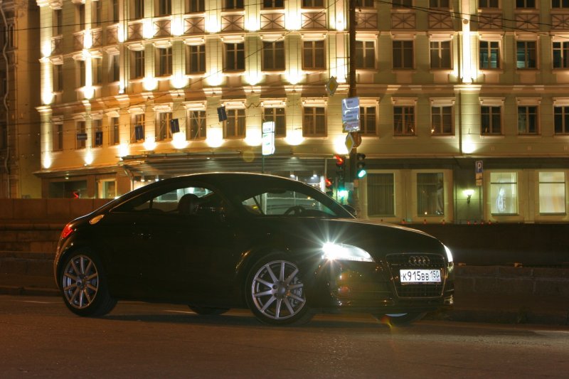 Схема сигнала дальним светом сзади при просьбе уступить дорогу или предупредить о проблеме