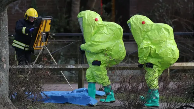 Следователи на месте отравления Следователи на месте отравления