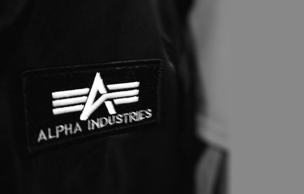 Пример поддельной куртки Alpha Industries