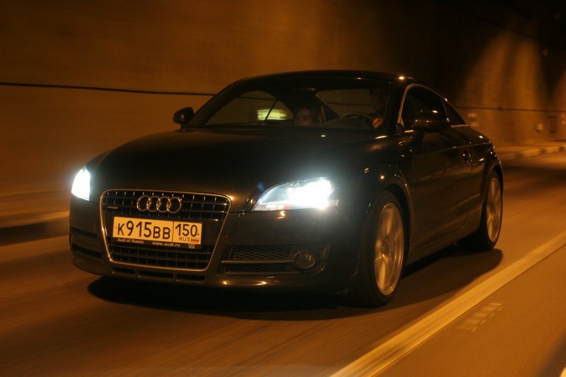 Оценка маневра при сигнале фар сзади и следовании машины